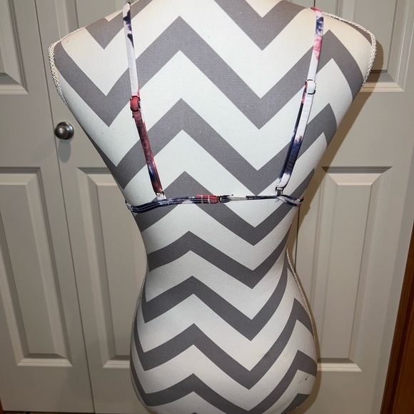 Size Large SHEIN bikini set - Picture 4 of 4